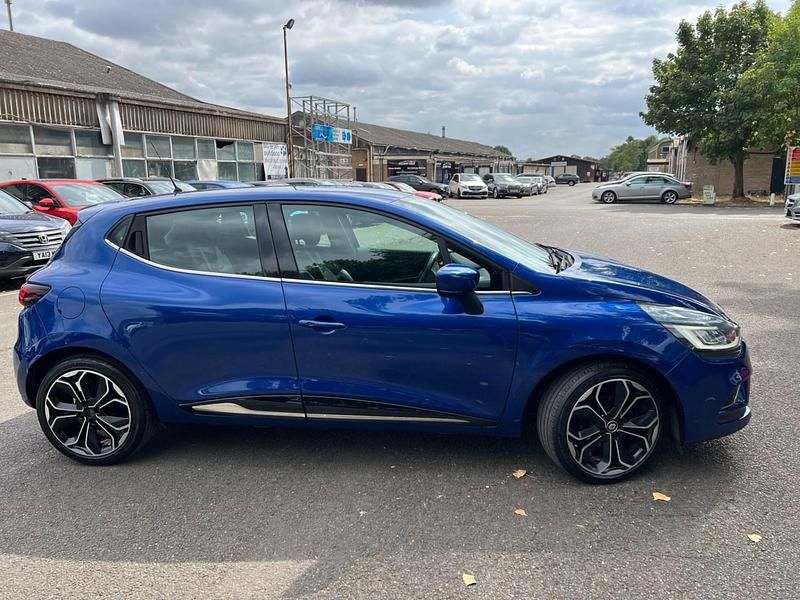 Used Renault Clio IV Dynamique 2017 Blue Hatchback