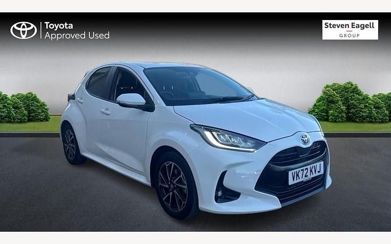 Used 2025 Toyota Yaris Hybrid Design Hatchback | £17,476 (Super price) - Image 1/4