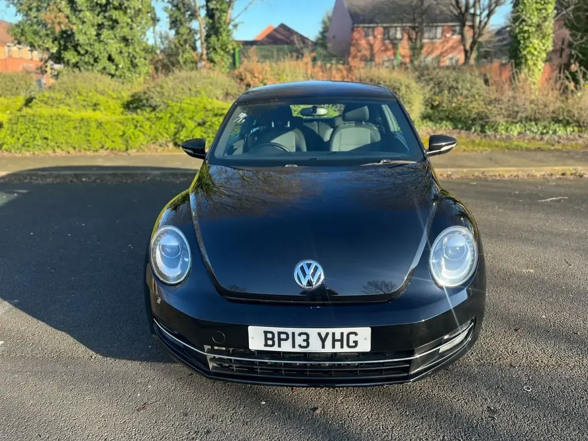 Usado VW Beetle 105 HP (77 kW) 2026 Preto Citadino