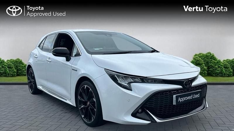 Used Toyota Corolla Sport 122 HP (89 kW) 2022 White Hatchback