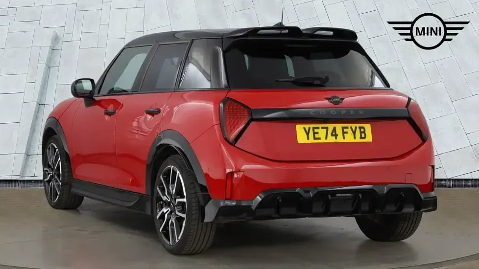 Used Mini Cooper Hatch 154 HP (113 kW) 2024 Red Hatchback
