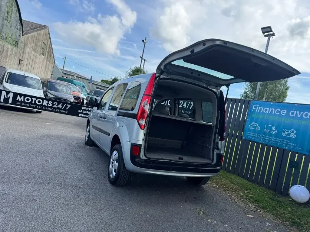 Used Renault Kangoo Expression 106 HP (77 kW) 2011 Grey MPV