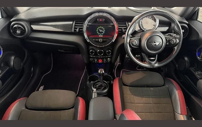 Used Mini John Cooper Works Hatch 228 HP (167 kW) 2018 White Hatchback