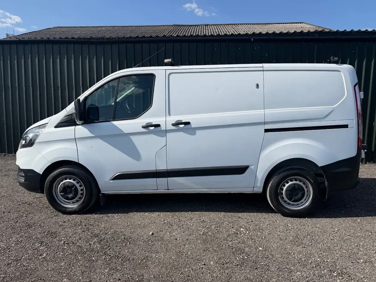 Used Ford Transit Custom 105 HP (77 kW) 2021 White Van