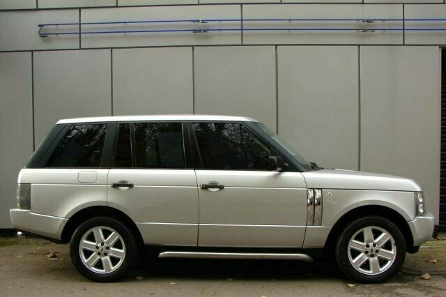 Used 2005 Land Rover Range Rover SUV | £9,995 (A bit pricey) - Image 1/4