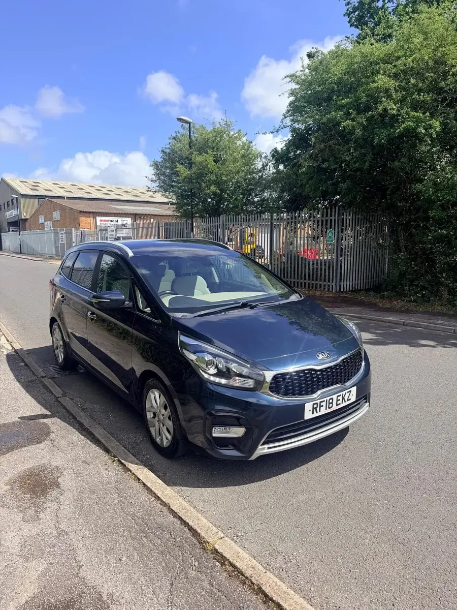 Used Kia Carens 135 HP (99 kW) 2018 Blue MPV