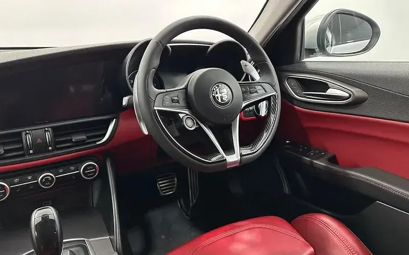 Used Alfa Romeo Giulia Veloce 280 HP (205 kW) 2019 Grey Sedan