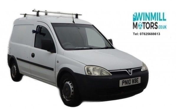 White Used 2018 Vauxhall Combo MPV | £1,895 (Fair price) - Image 1/1