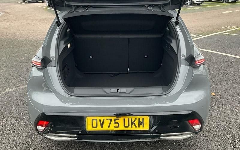 New Peugeot 308 Allure 136 HP (100 kW) 2025 Hatchback