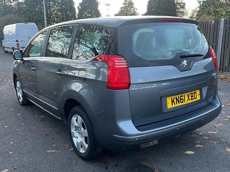 Grey Used 2011 Peugeot 5008 Sport MPV | £3,000 (Good price) - Image 1/4