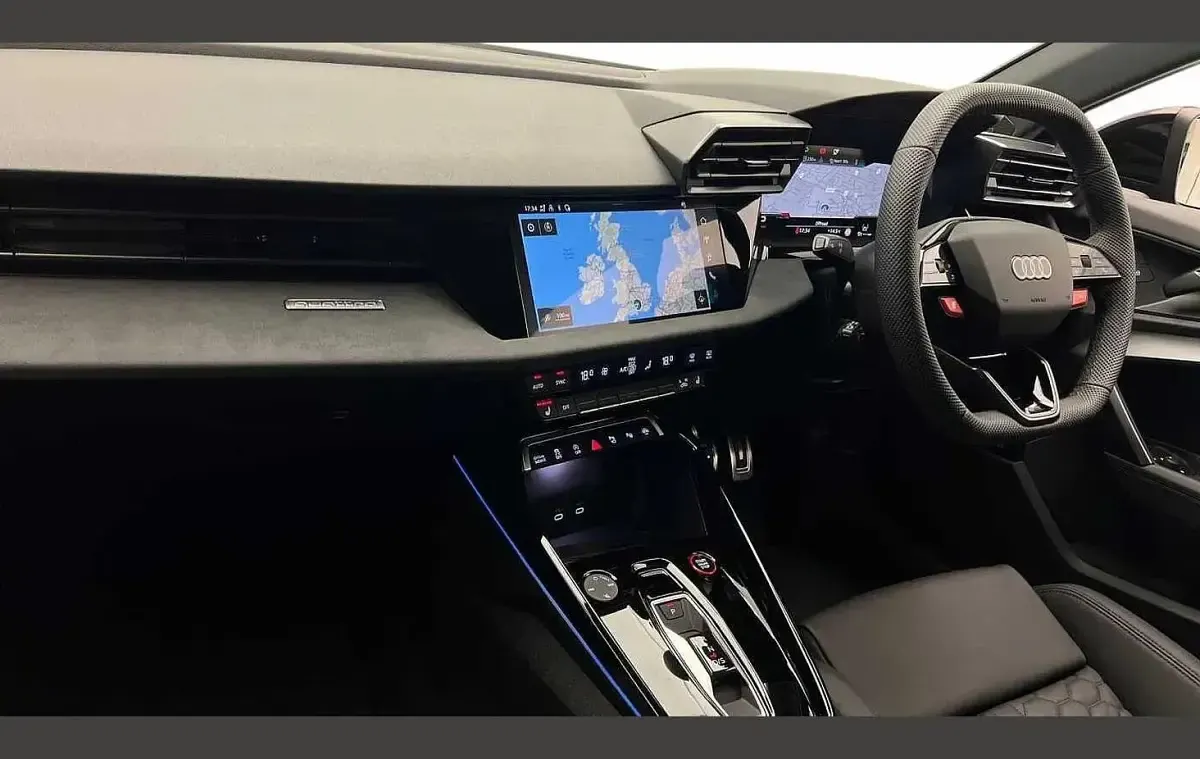 Novo Audi RS3 Comfort 400 HP (294 kW) 2026 Azul Sedan
