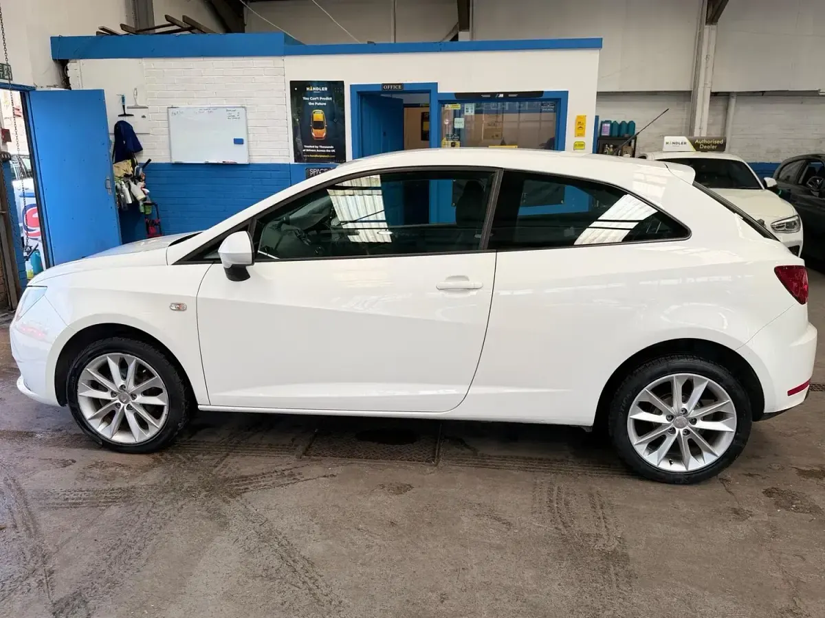 Used Seat Ibiza 85 HP (62 kW) 2013 White Hatchback