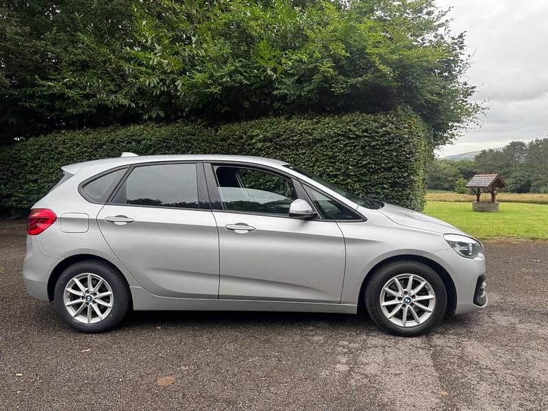 Begagnad BMW 220 2018 Silver Halvkombi