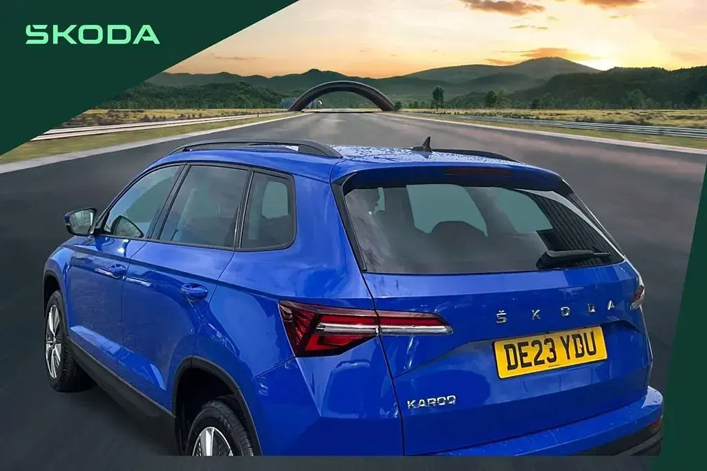 Gebraucht Skoda Karoq SE Drive 147 PS (108 kW) 2023 Blau SUV