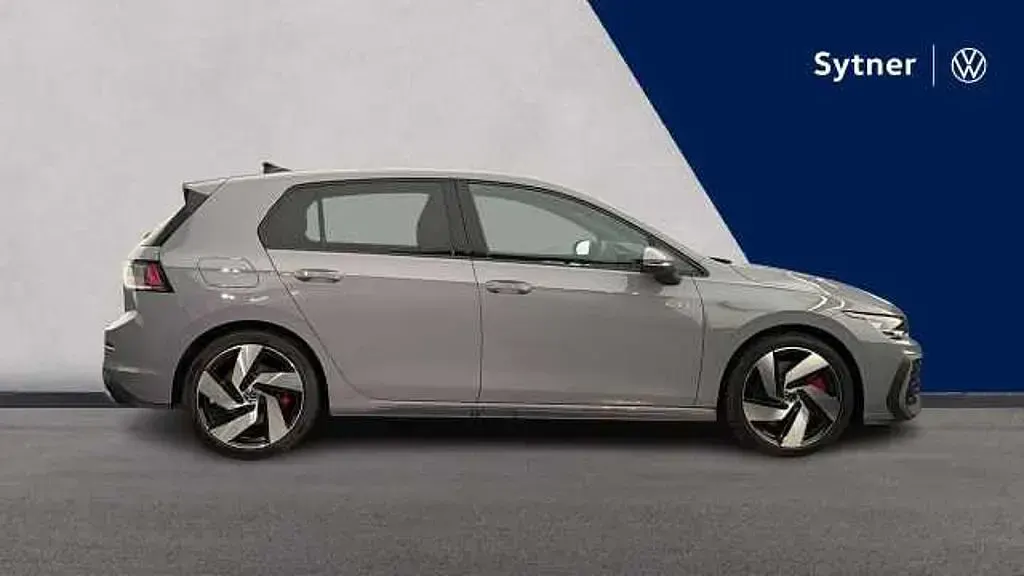 Second-hand VW Golf VIII 265 CP (194 kW) 2025