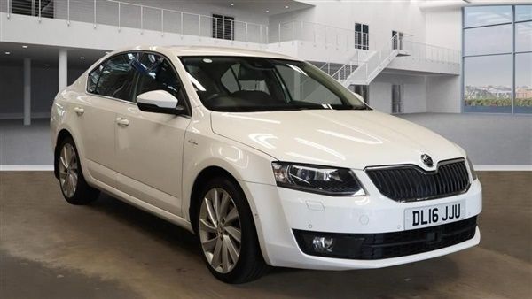 White Used 2016 Skoda Octavia LAURIN & KLEMENT Hatchback | £8,750 (Fair price) - Image 1/1