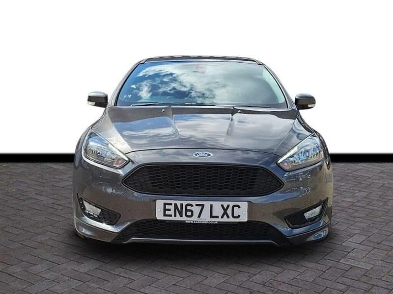 Used Ford Focus ST-Line X 140 HP (102 kW) 2017 Grey Hatchback