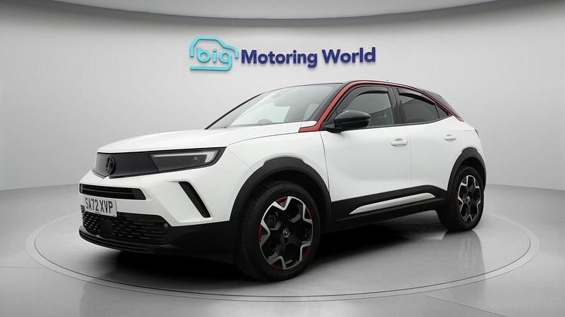 Used Vauxhall Mokka GS Line 129 HP (94 kW) 2022 White SUV