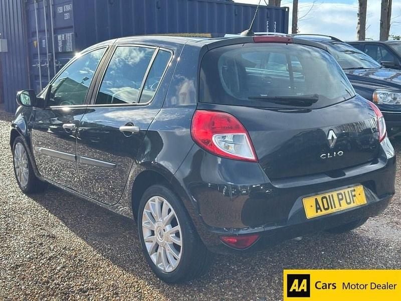 Used Renault Clio II Dynamique 75 HP (55 kW) 2011 Black Hatchback