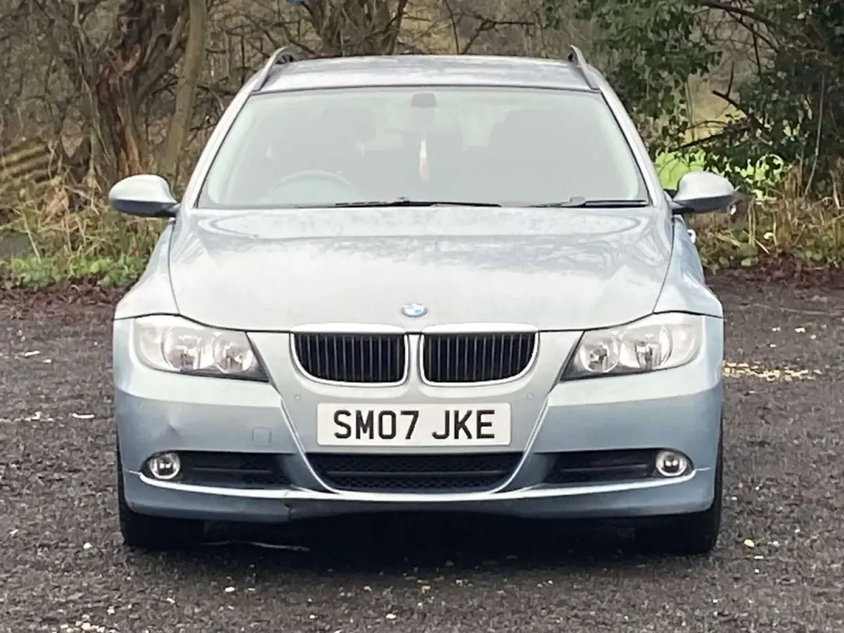 Begagnad BMW 320 2007 Grön Kombi