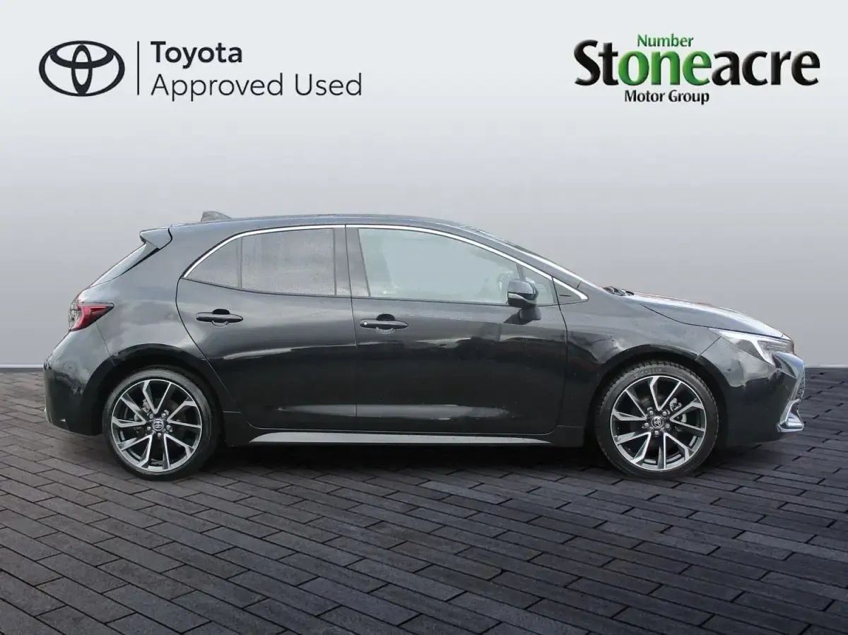 Used Toyota Corolla 140 HP (102 kW) 2025 Black Hatchback
