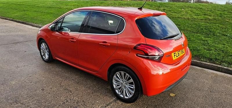 Used Peugeot 208 Allure 2017 Orange Hatchback