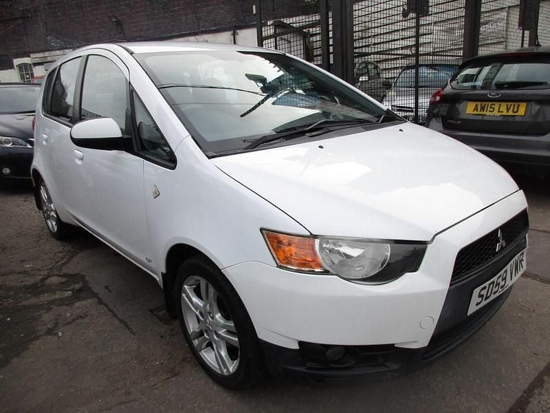 Used Mitsubishi Colt 95 HP (69 kW) 2009 White Hatchback