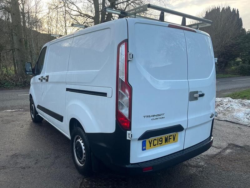 Used Ford Transit Custom 105 HP (77 kW) 2019 White Van