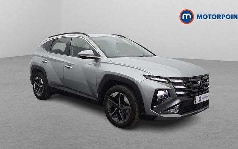 Usado Hyundai Tucson Premium 215 HP (158 kW) 2025 Prateado SUV