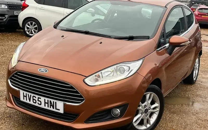 Used Ford Fiesta Zetec 101 HP (74 kW) 2015 Brown Hatchback