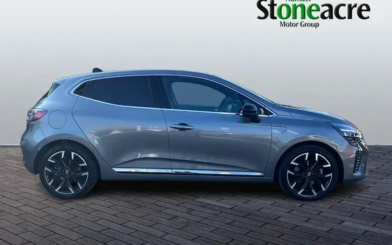 Used Renault Clio Techno 143 HP (105 kW) 2025 Grey Hatchback