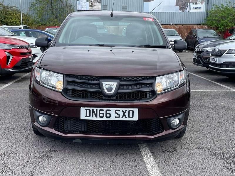 Used Dacia Sandero Ambiance 90 HP (66 kW) 2016 Brown Hatchback