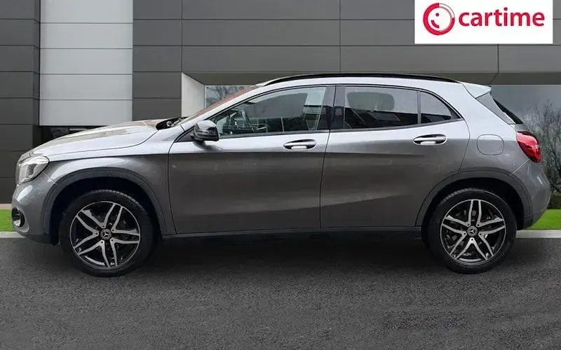 Used Mercedes GLA180 Urban 122 HP (89 kW) 2019 Grey SUV