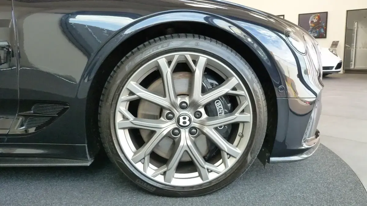 Used Bentley Continental 550 HP (404 kW) 2023 Black Coupe