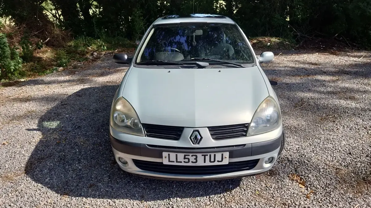 Used Renault Clio Dynamique 2004 Silver Hatchback