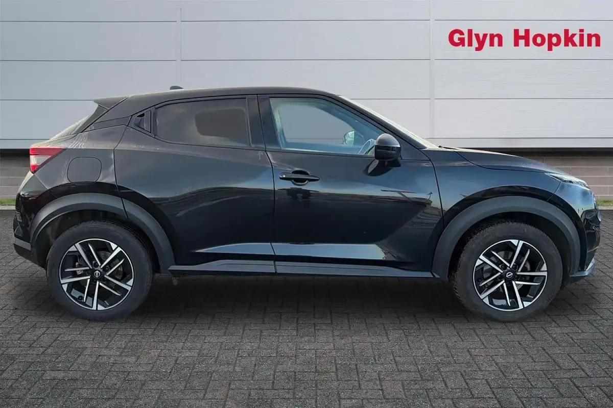 Second-hand Nissan Juke N-Connecta 2024 Negru SUV