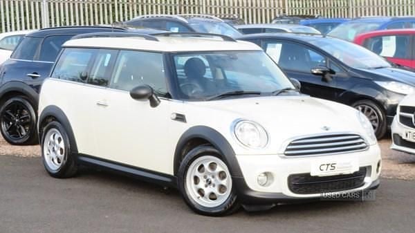 White Used 2014 Mini One Clubman Estate | £5,875 - Image 1/4