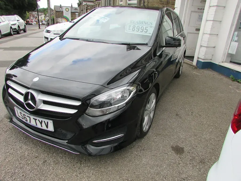Used Mercedes 200 Executive 134 HP (98 kW) 2017 Black MPV