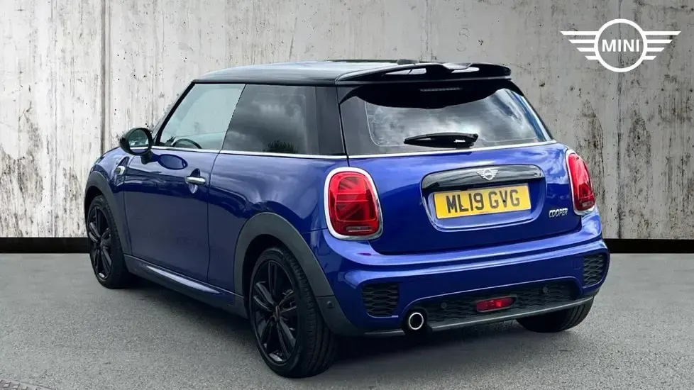 Used Mini Cooper Hatch 134 HP (98 kW) 2019 Blue Hatchback