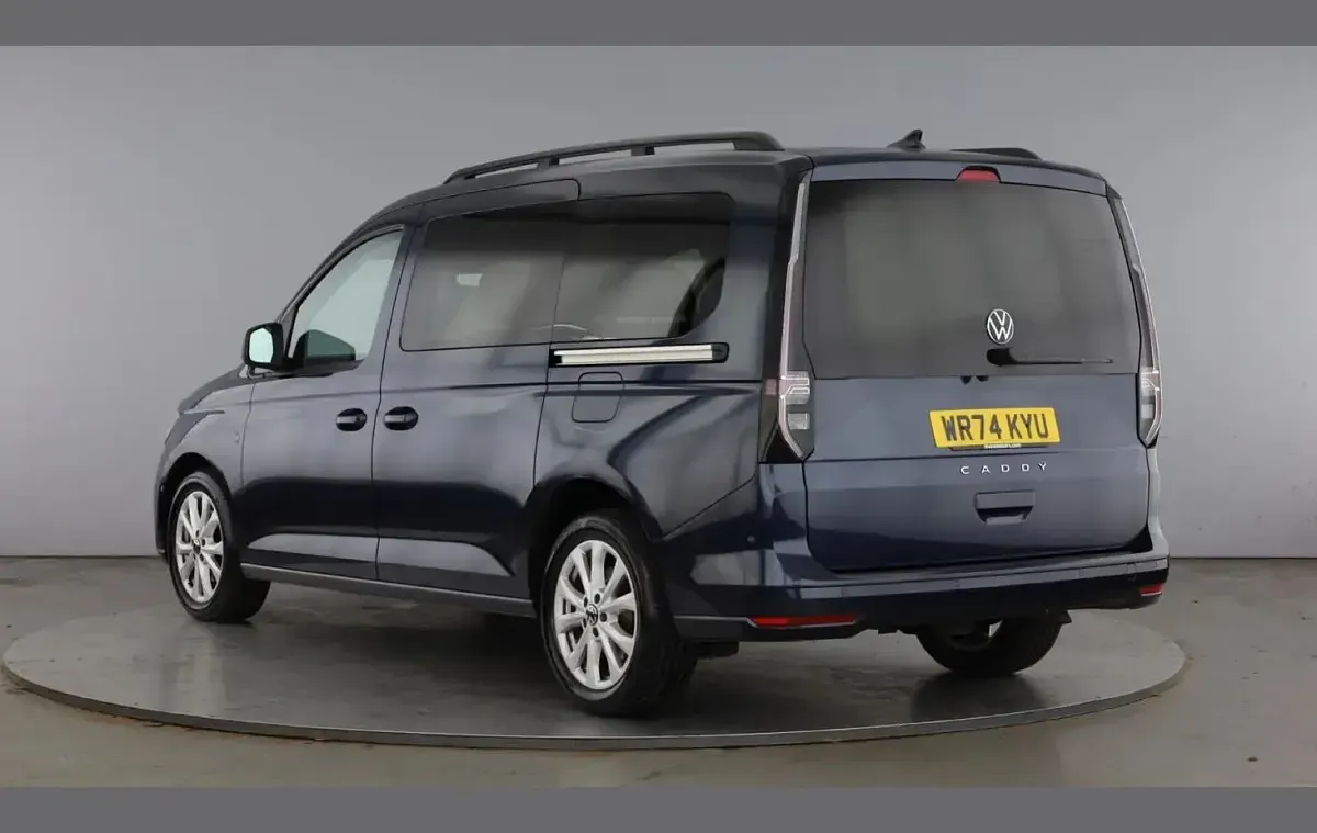 Used VW Caddy Maxi Life 122 HP (89 kW) 2025 Blue MPV