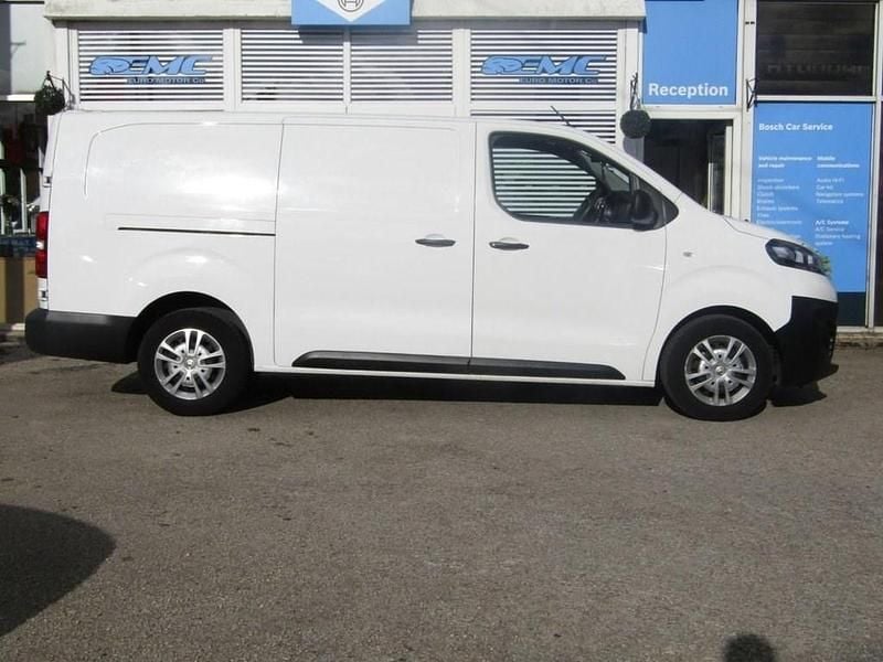 Used Vauxhall Vivaro S 2021 White MPV