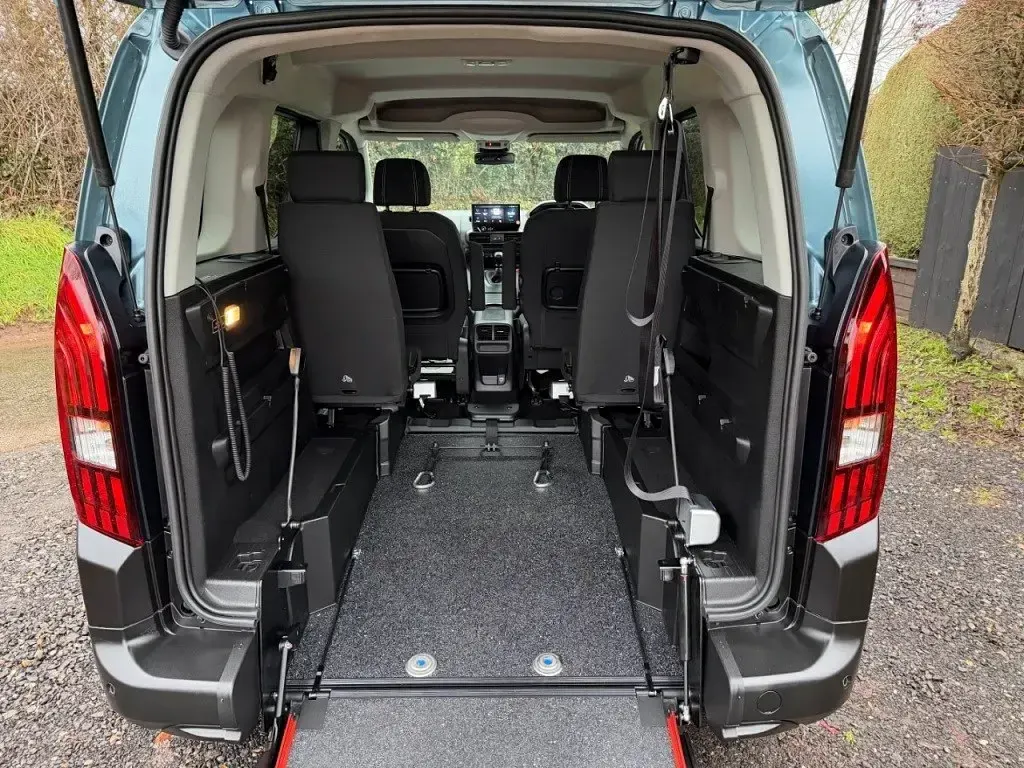 Nowe Peugeot Rifter Allure 2025 Niebieski Minivan