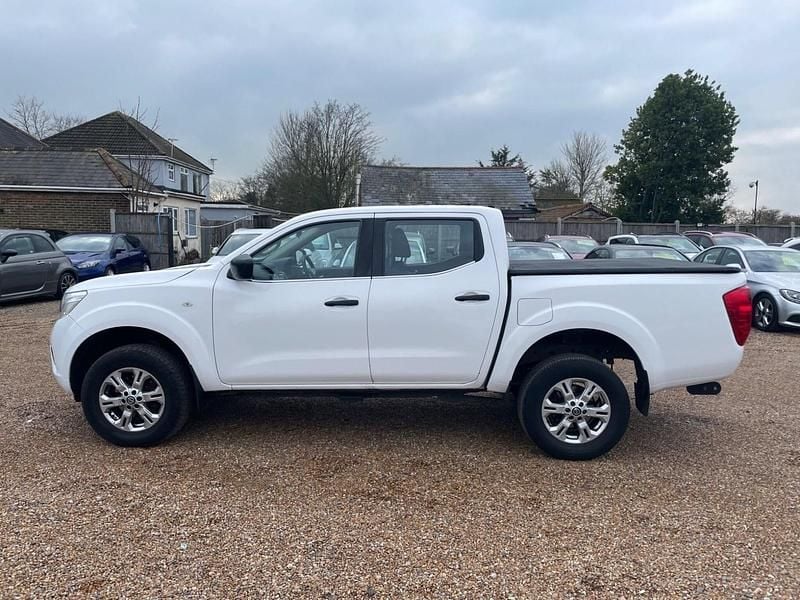 Used Nissan Navara Acenta 2019 White Pickup