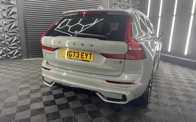 Used Volvo XC60 Plus 250 HP (183 kW) 2024 SUV