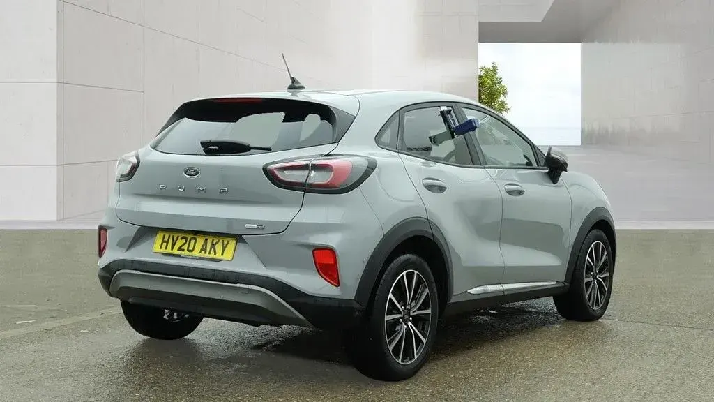 Usado Ford Puma Titanium 125 CV (91 kW) 2020 Gris SUV