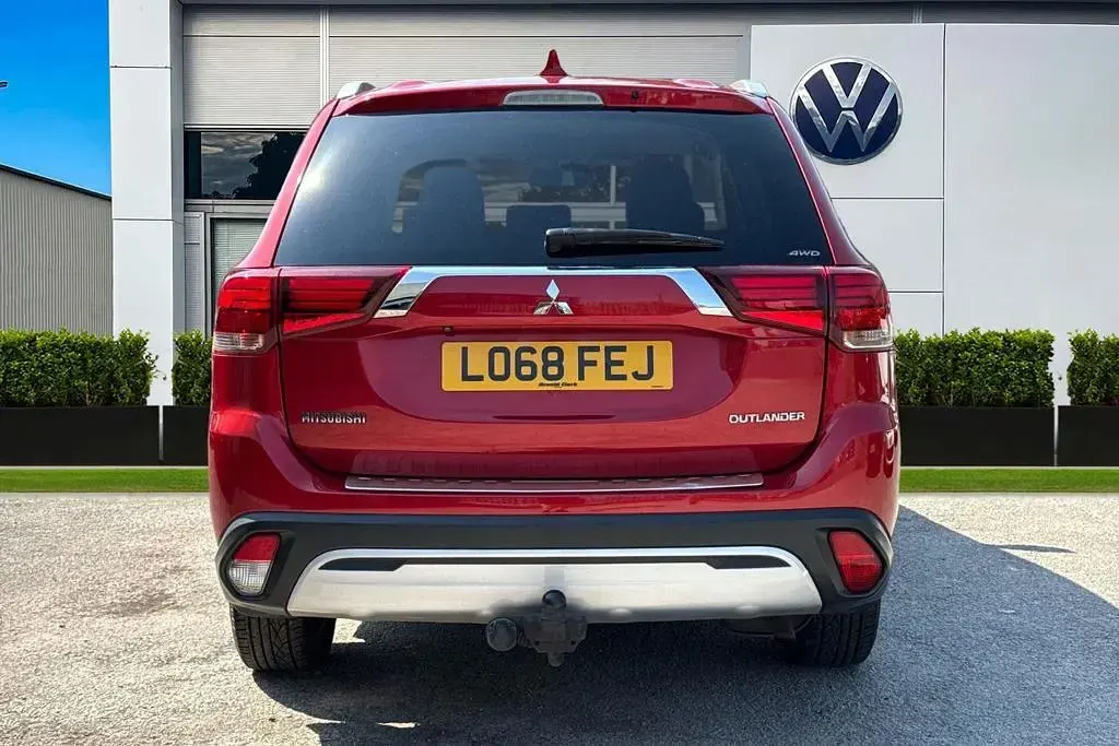 Used Mitsubishi Outlander 148 HP (108 kW) 2019 Red SUV