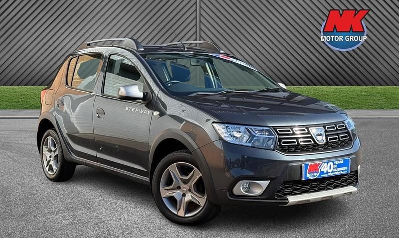 Grey Used 2017 Dacia Sandero Lauréate Hatchback | £5,299 (Fair price) - Image 1/4