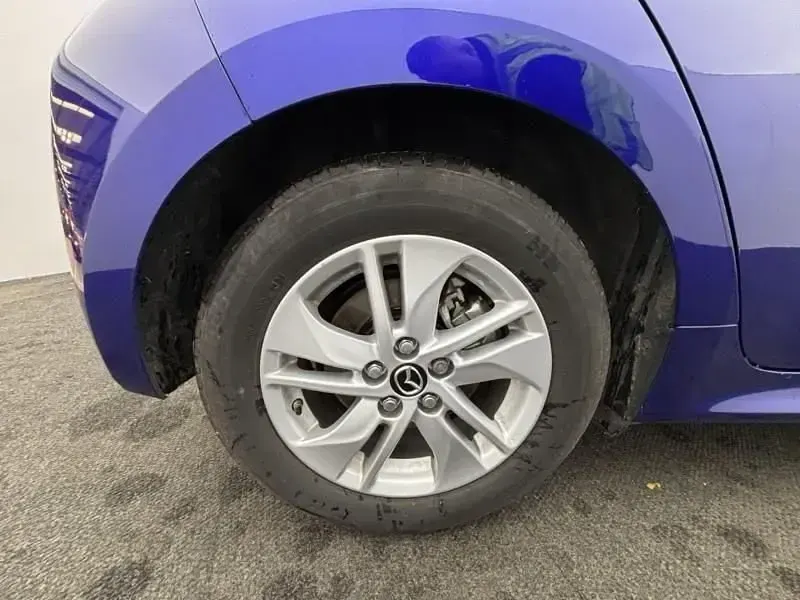 Begagnad Mazda 2 Center-Line 116 HK (85 kW) 2024 Blå Halvkombi