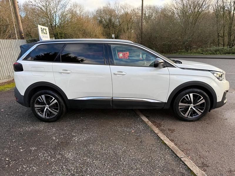 Used Peugeot 5008 Allure 2019 White Hatchback