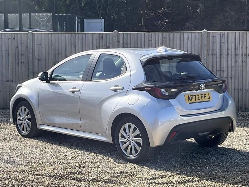 Used Toyota Yaris Hybrid 116 HP (85 kW) 2022 Silver Hatchback